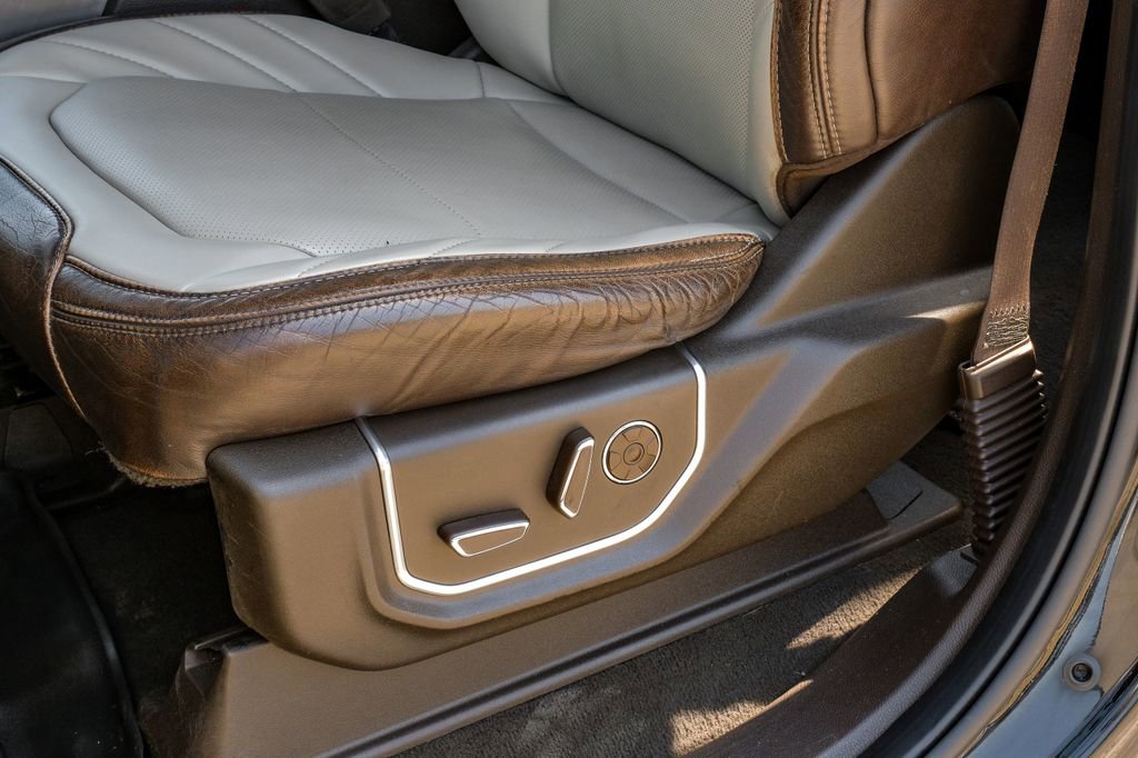 Used 2019 Ford F350 Limited image 39