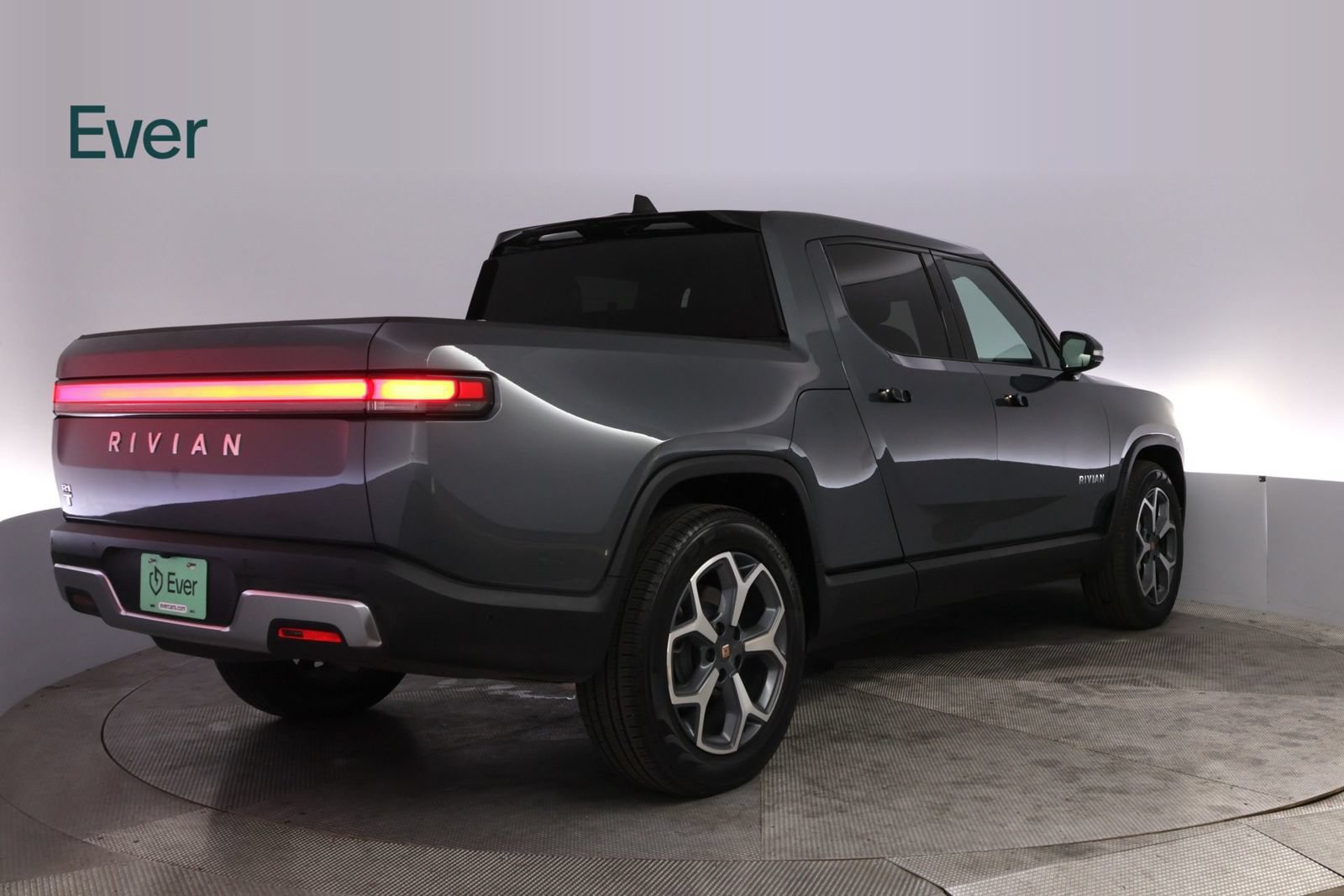 Used 2024 Rivian R1T Adventure Dual AWD/4WD image 3