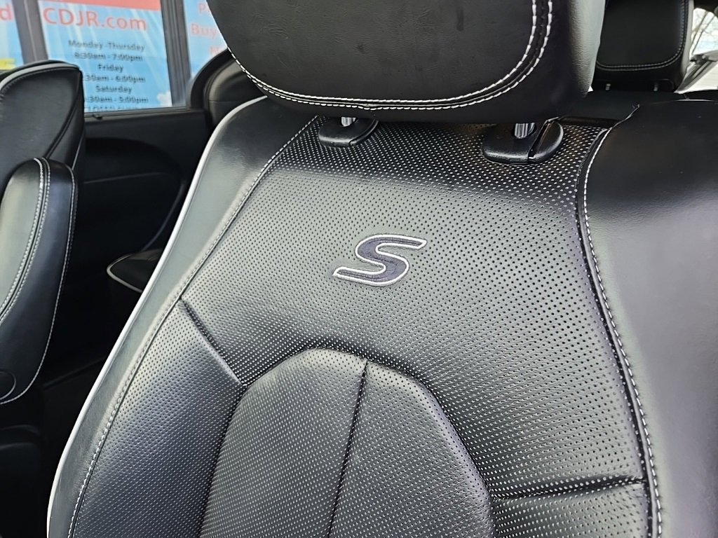 Used 2020 Chrysler Pacifica Limited w/ Advanced Safetytec Group image 41