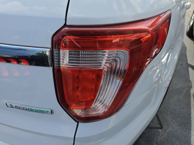Used 2017 Ford Explorer XLT FWD image 5