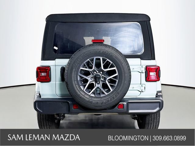 Used 2024 Jeep Wrangler Sahara image 6