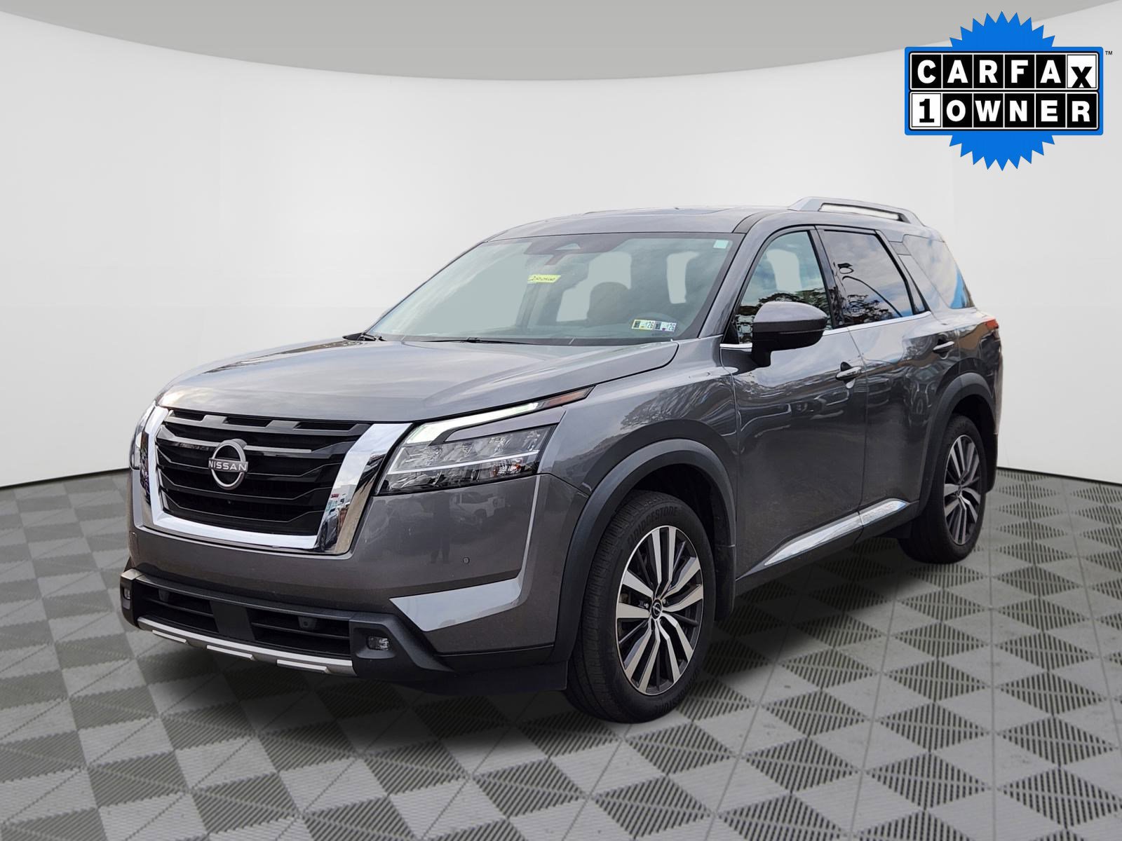 Certified 2022 Nissan Pathfinder Platinum image 2