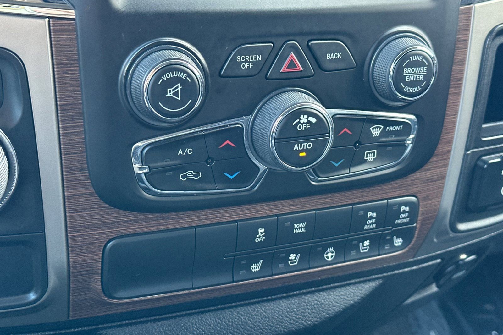 Used 2015 RAM 1500 Laramie w/ Convenience Group RWD image 26