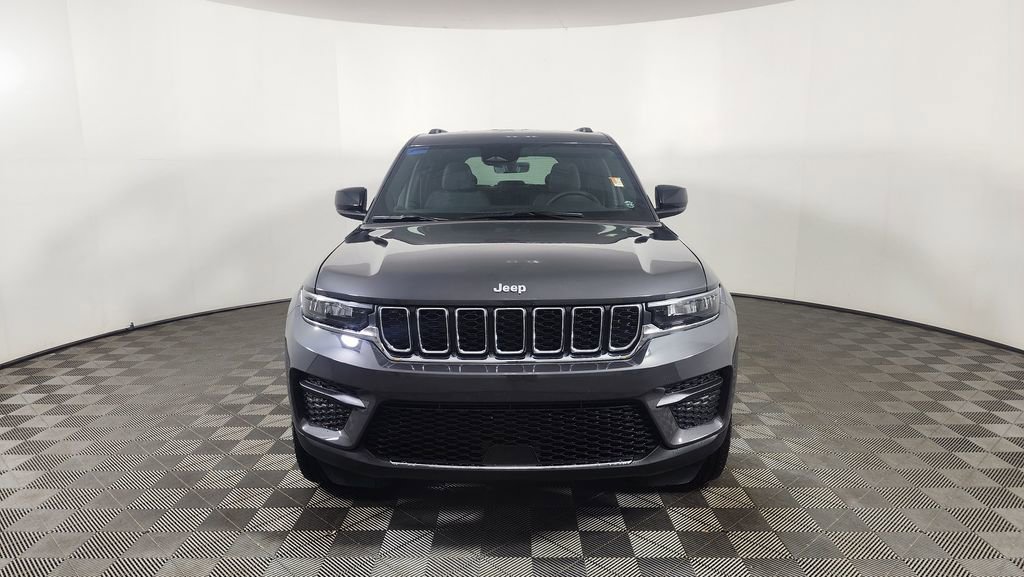 New 2025 Jeep Grand Cherokee Laredo w/ Luxury Tech Group I image 2