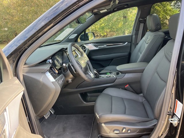 Used 2024 Cadillac XT6 Sport w/ Technology Package image 17