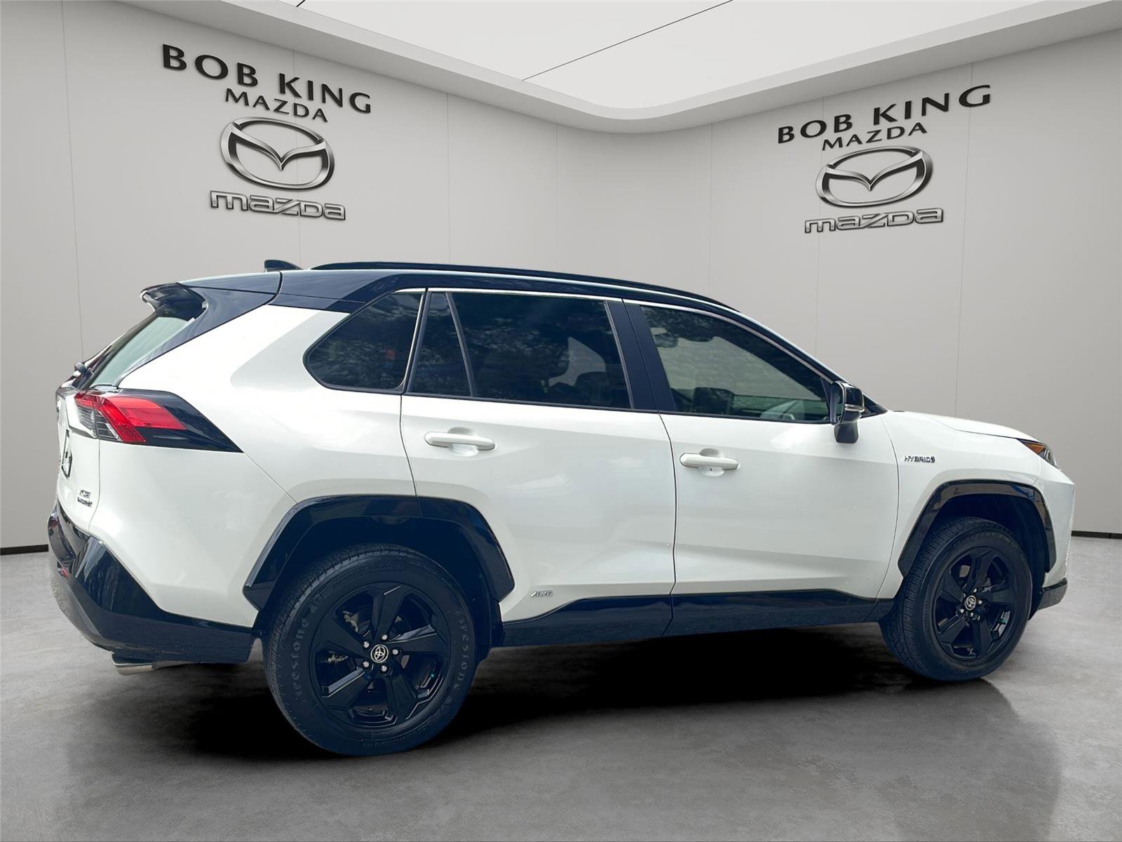 Used 2020 Toyota RAV4 XSE w/ XSE Grade Weather Package image 8