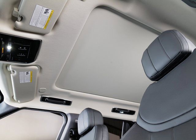 New 2025 Land Rover Range Rover SE image 22