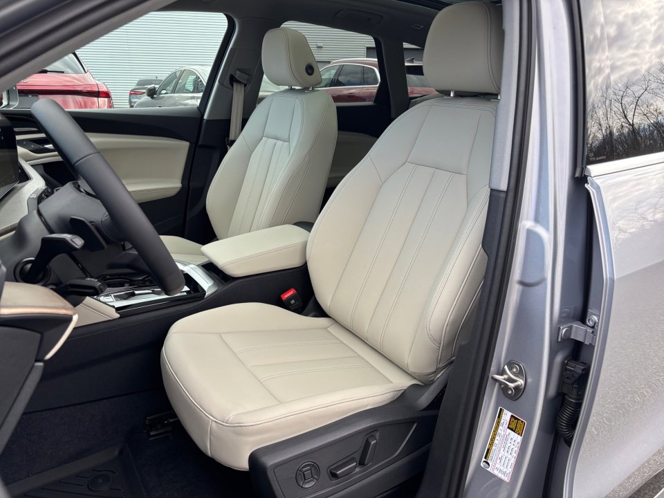 New 2025 Audi Q5 Premium Plus image 30