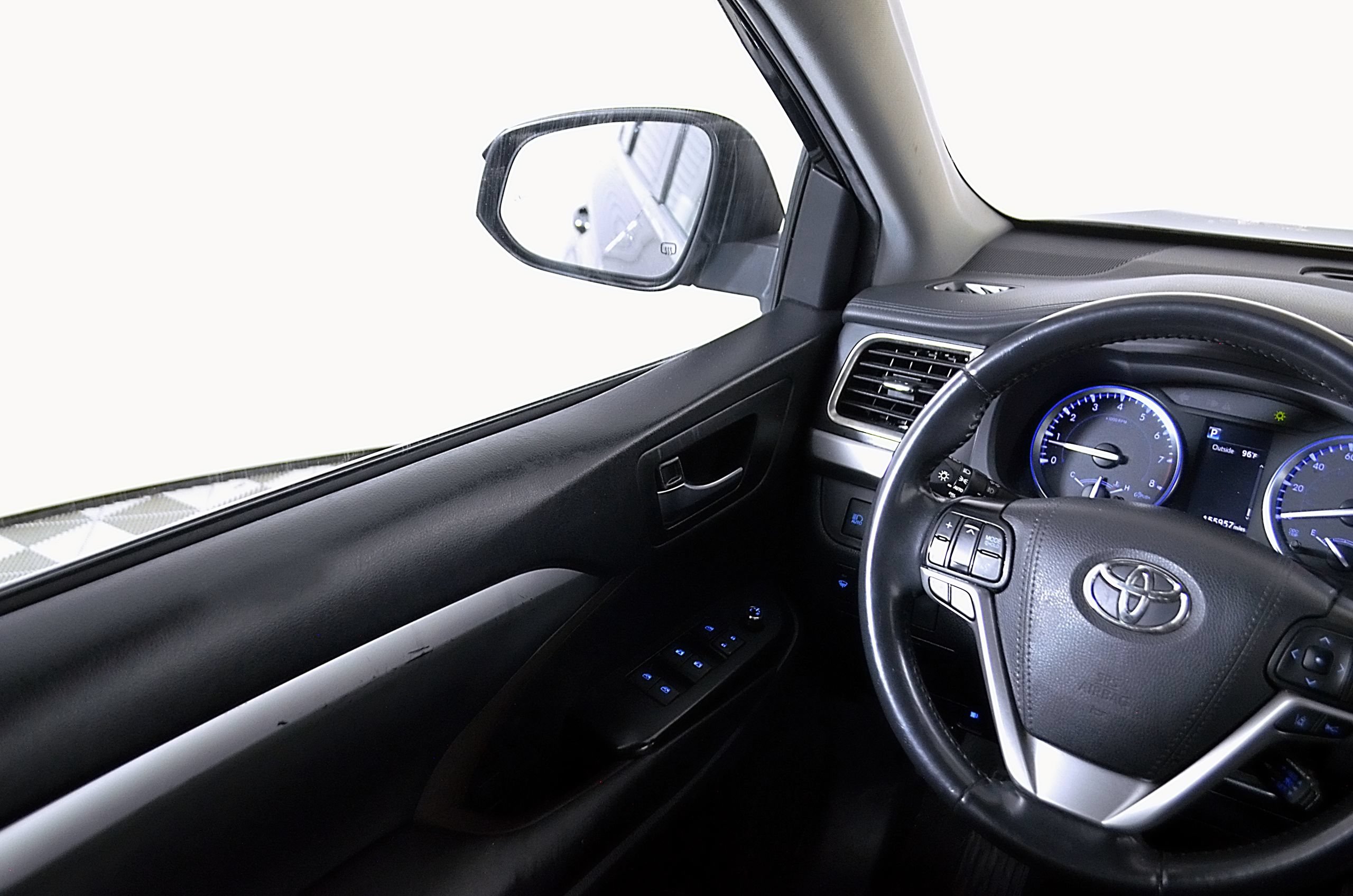 Used 2019 Toyota Highlander XLE AWD/4WD image 27