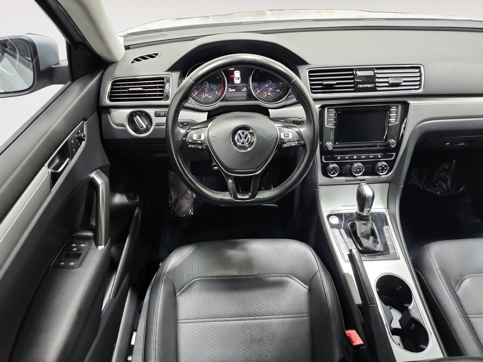 Used 2019 Volkswagen Passat 2.0T Wolfsburg w/ Wheels & Sunroof Package FWD image 10