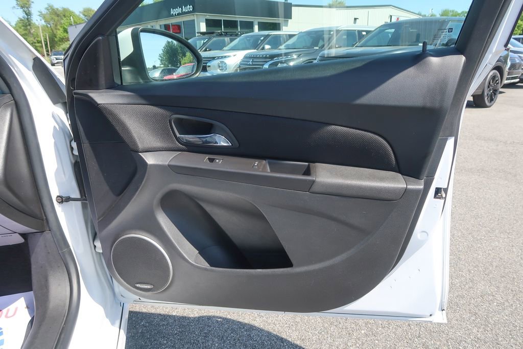 Used 2015 Chevrolet Cruze LTZ w/ Sun, Sound and Sport Package FWD image 16