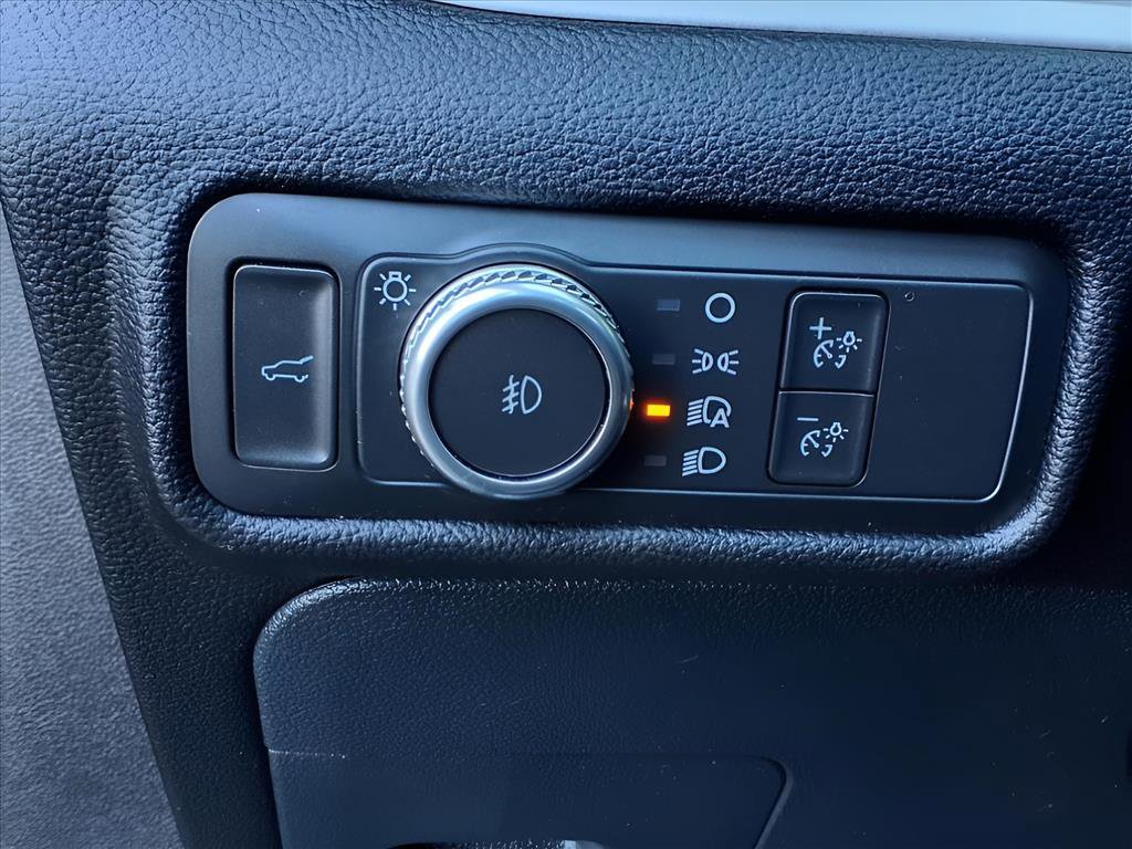 Used 2022 Ford Explorer XLT w/ Equipment Group 202A image 14