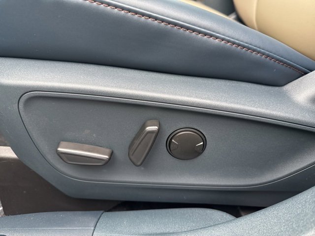 New 2025 Ford Maverick Lariat w/ 4K Tow Package image 11