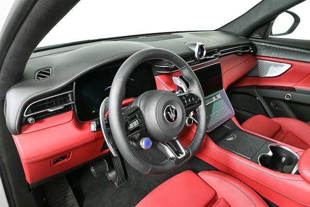 New 2025 Maserati Grecale Folgore AWD/4WD image 4
