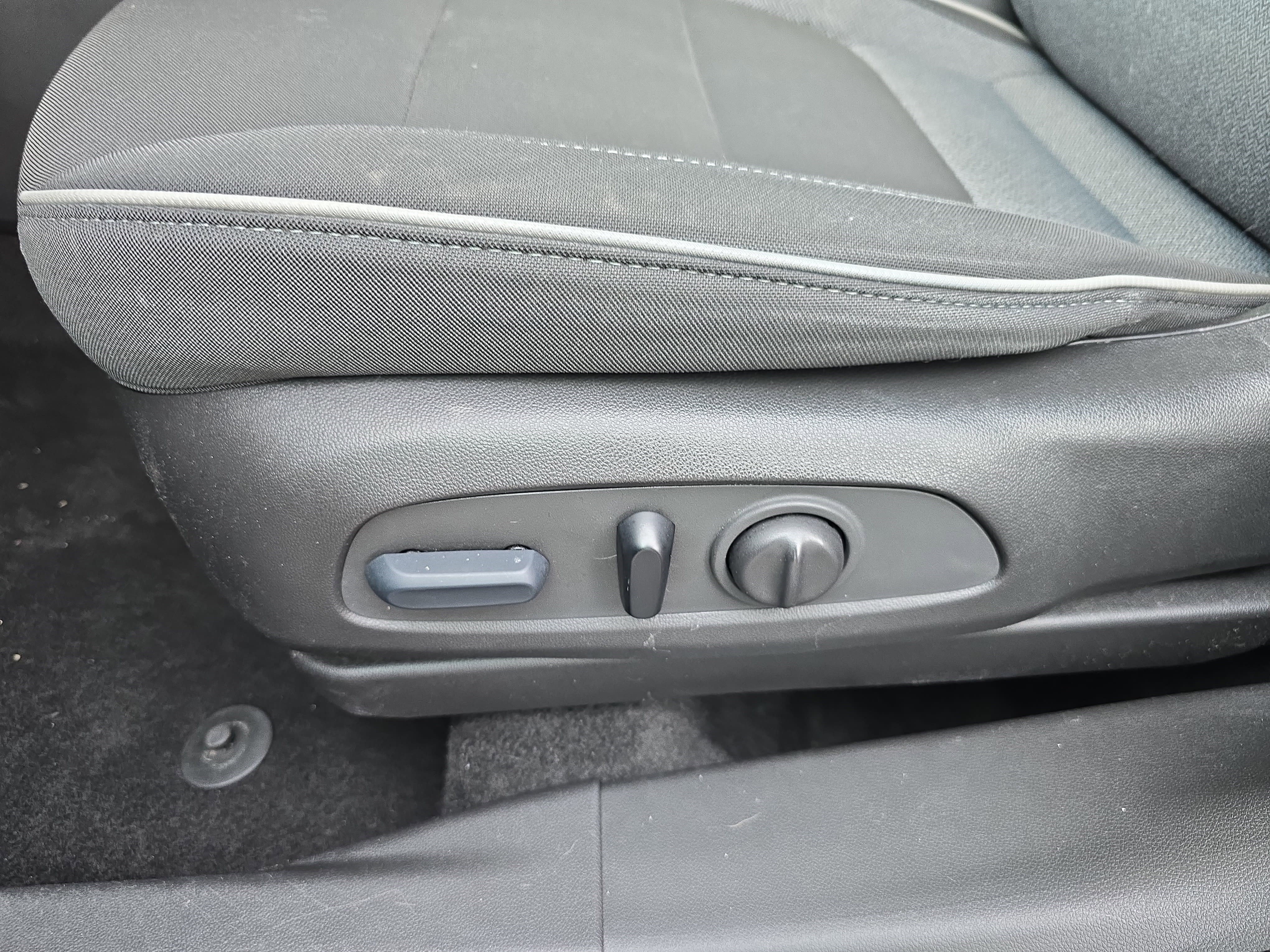 Used 2023 Chevrolet TrailBlazer LT image 28