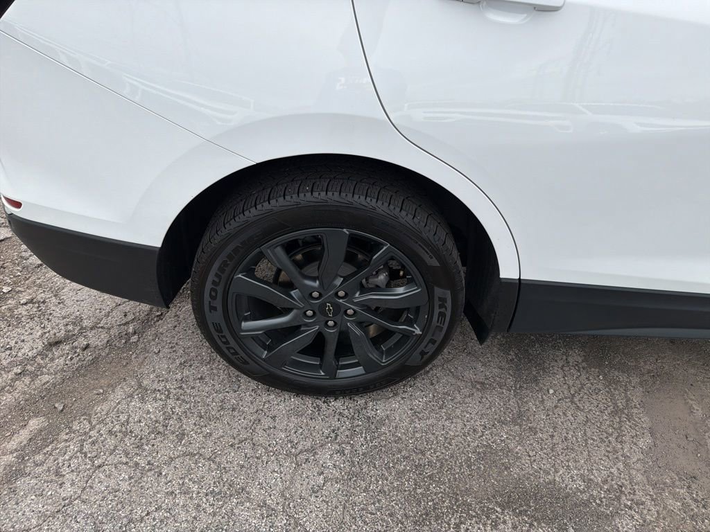 Used 2022 Chevrolet Equinox RS image 32