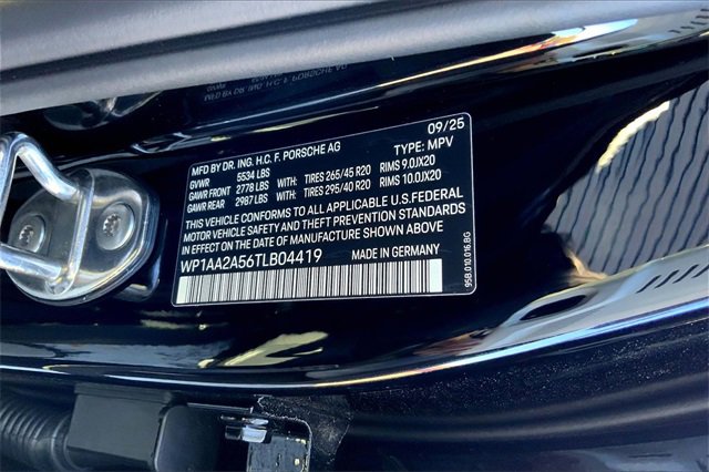 New 2026 Porsche Macan image 40