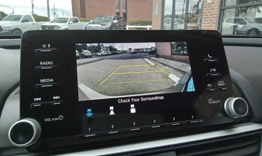 Used 2019 Honda Accord LX image 17