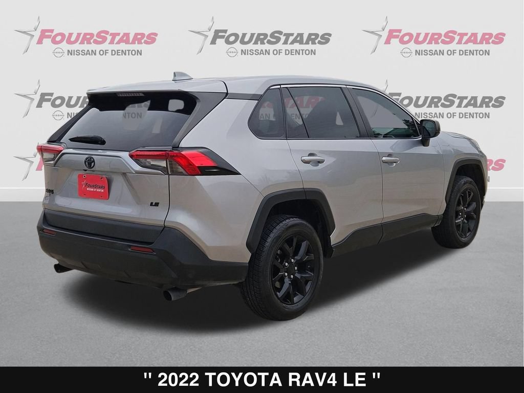 Used 2022 Toyota RAV4 LE FWD image 4