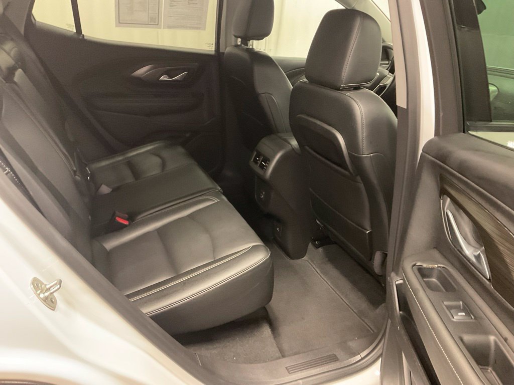 Used 2024 GMC Terrain SLT AWD/4WD image 31