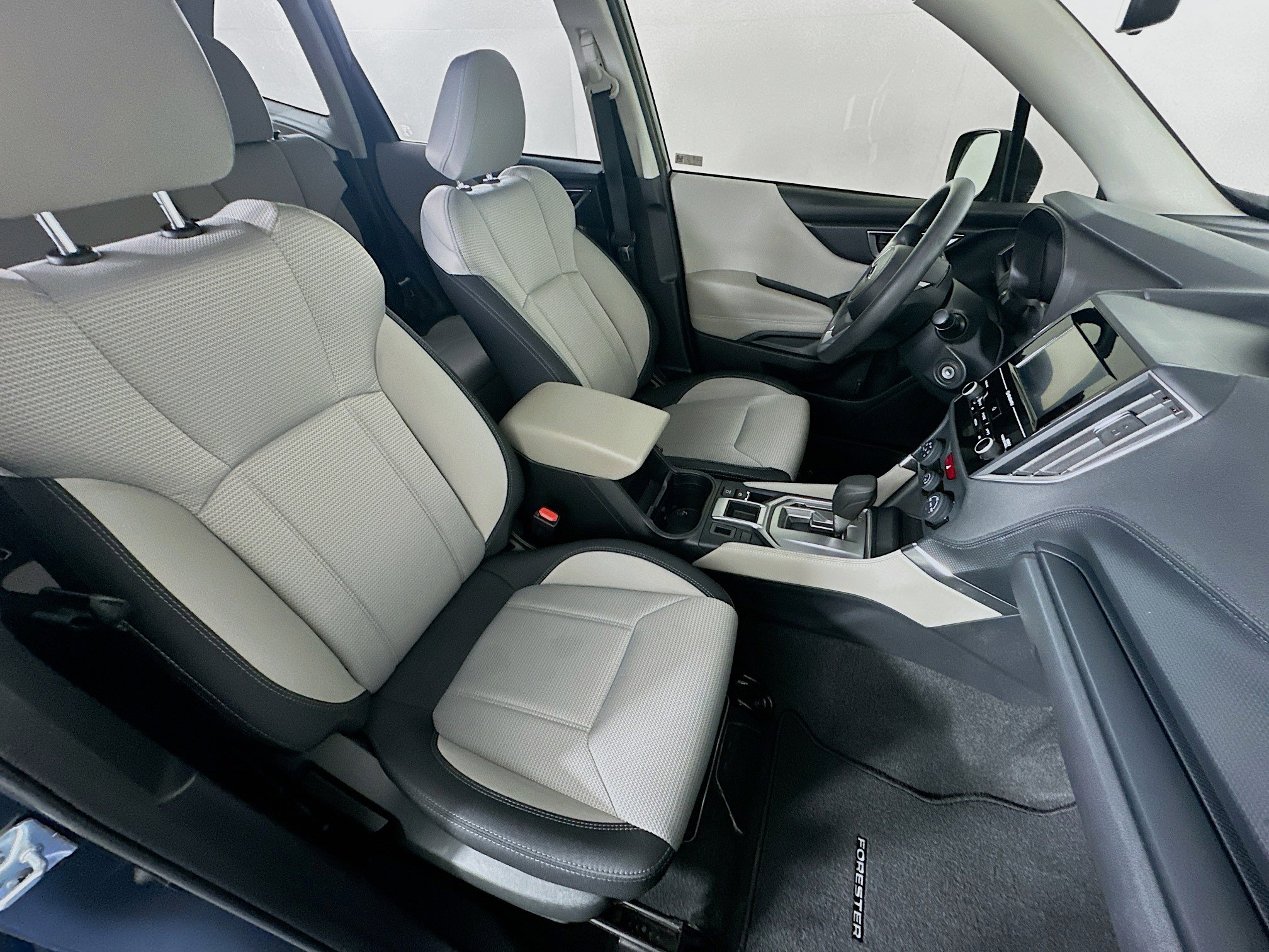 Used 2024 Subaru Forester Touring AWD/4WD image 28