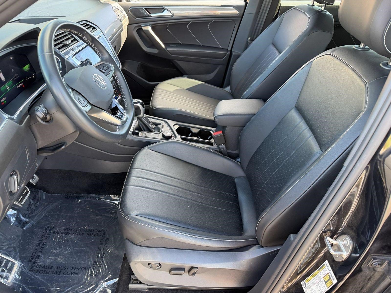 Used 2023 Volkswagen Tiguan SE R-Line AWD/4WD image 5