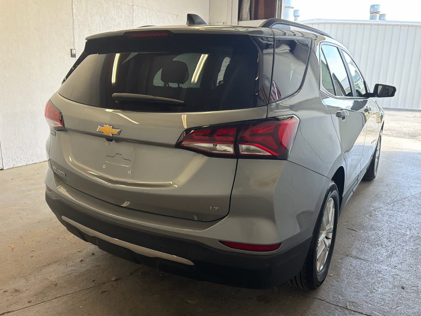 Used 2024 Chevrolet Equinox LT w/ LPO, Floor Liner Package FWD image 5