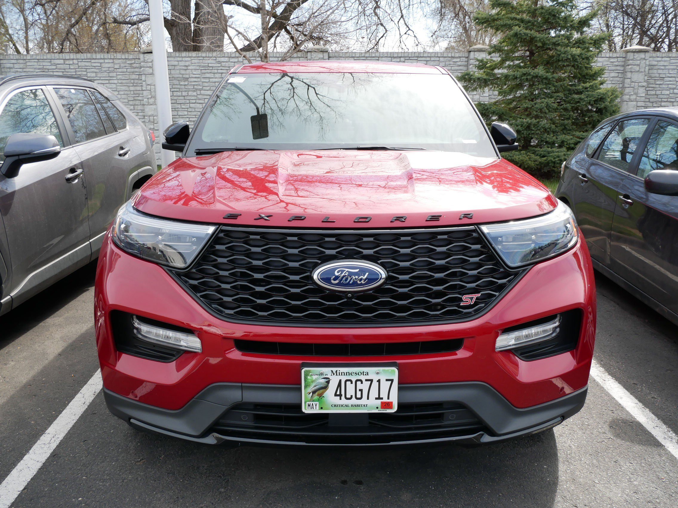 Used 2022 Ford Explorer ST AWD/4WD image 2