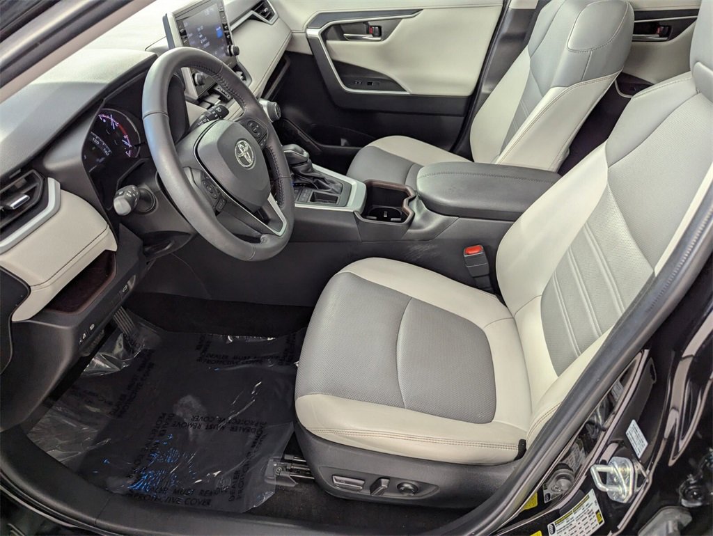 Used 2022 Toyota RAV4 Limited image 9