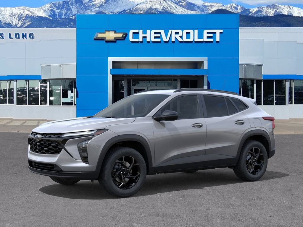 New 2026 Chevrolet Trax LT w/ Midnight Edition FWD image 2