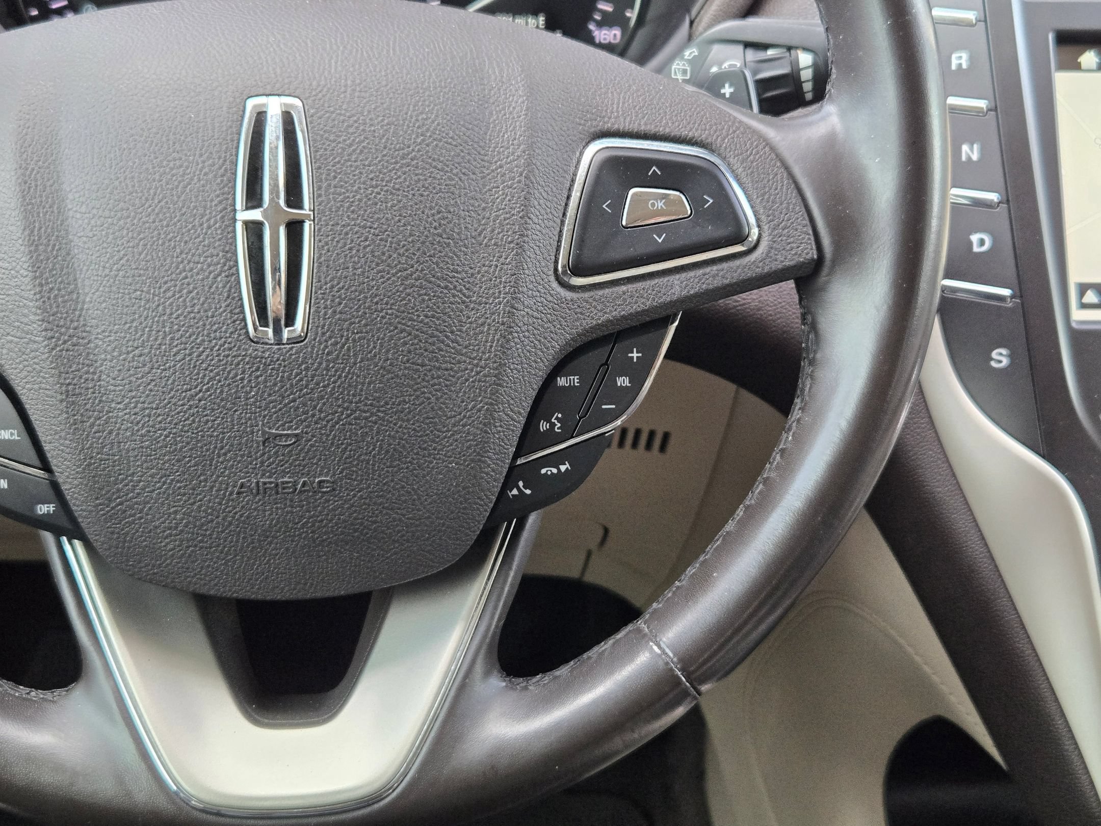 Used 2017 Lincoln MKC Select w/ Select Plus Package FWD image 22