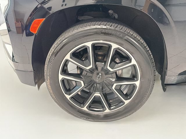 Used 2022 Chevrolet Suburban RST w/ Luxury Package AWD/4WD image 29