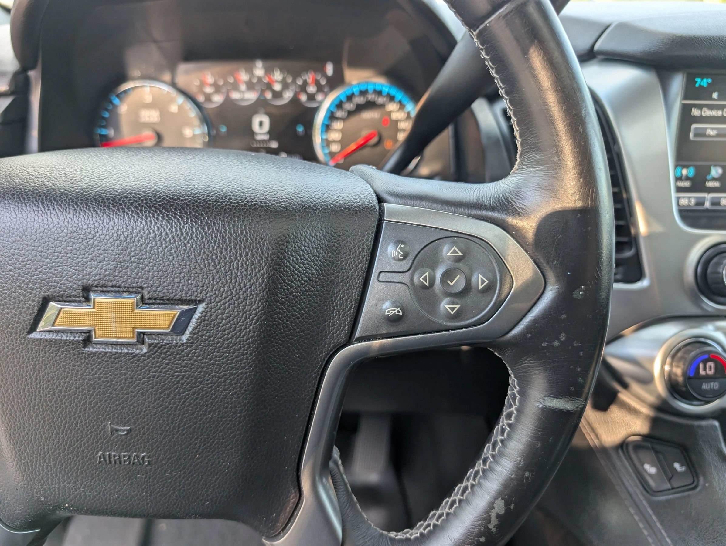 Used 2017 Chevrolet Suburban LT w/ Luxury Package RWD image 25