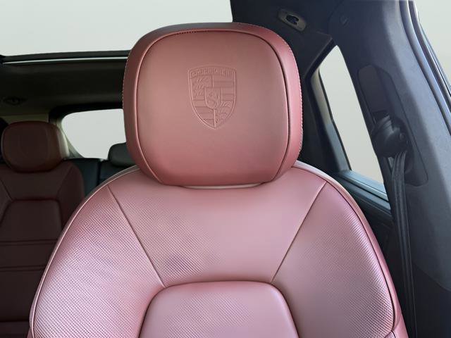 Used 2025 Porsche Cayenne GTS AWD/4WD image 14