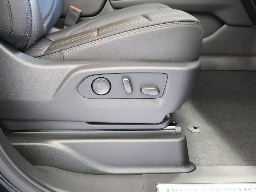 New 2025 Chevrolet Suburban High Country image 43