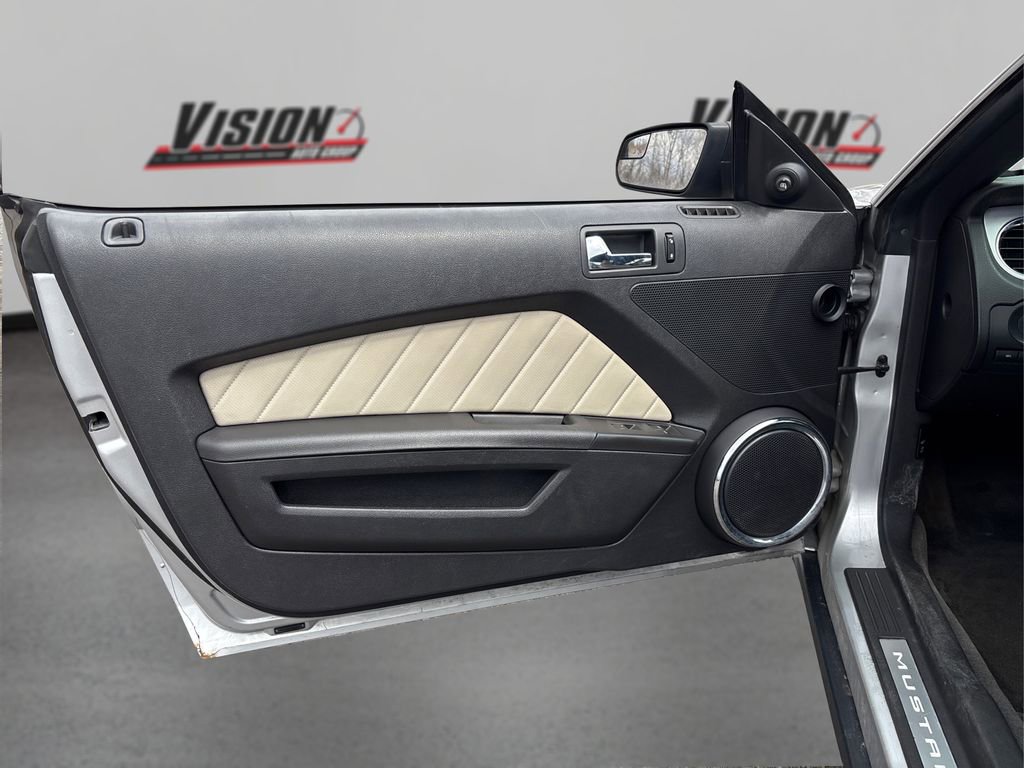 Used 2012 Ford Mustang Premium image 21