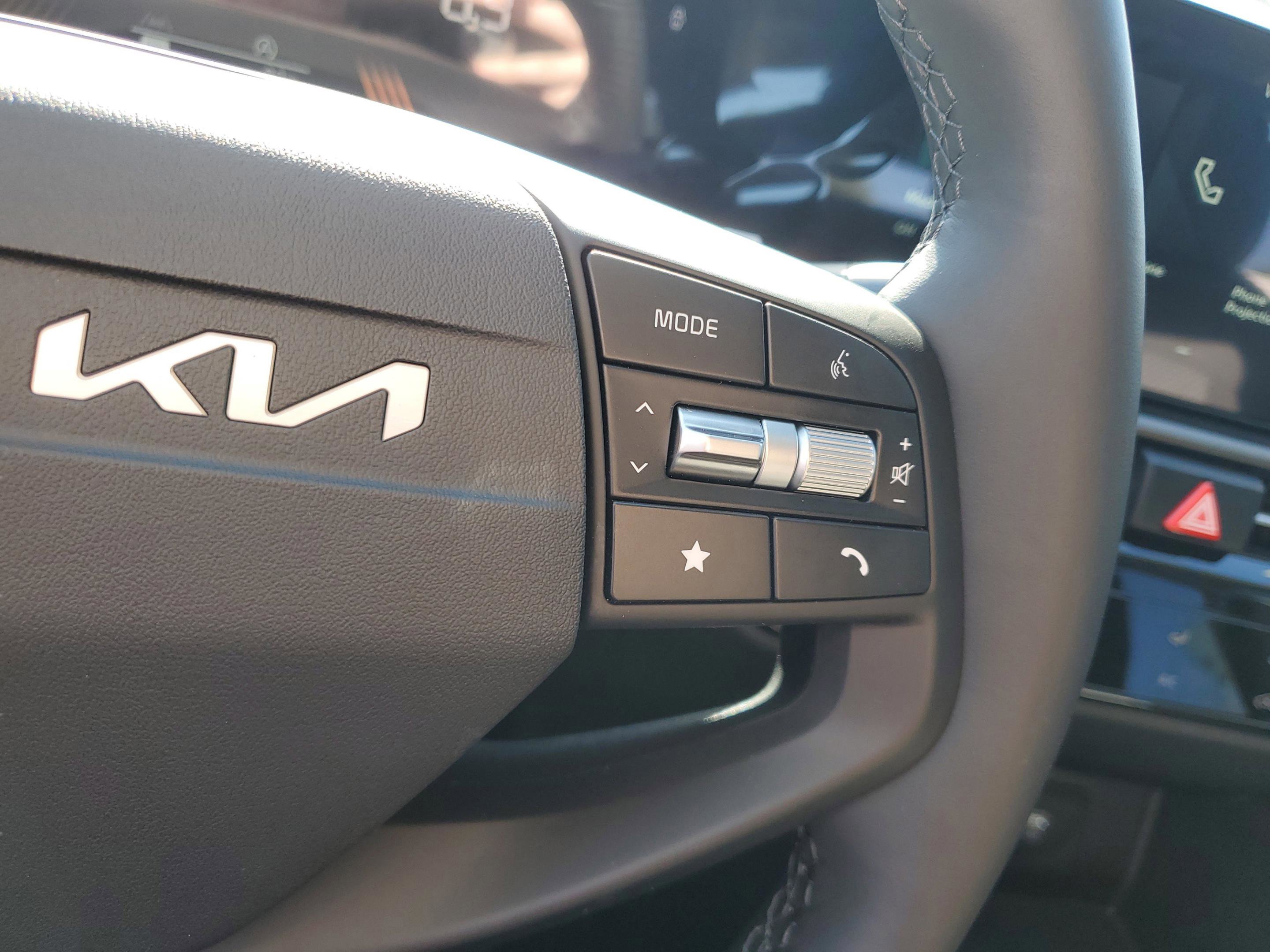 New 2026 Kia Sportage LX FWD image 25