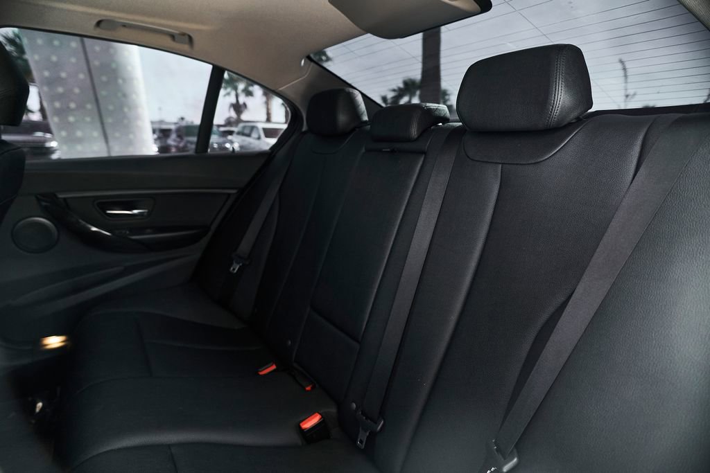 Used 2018 BMW 320i Sedan image 24