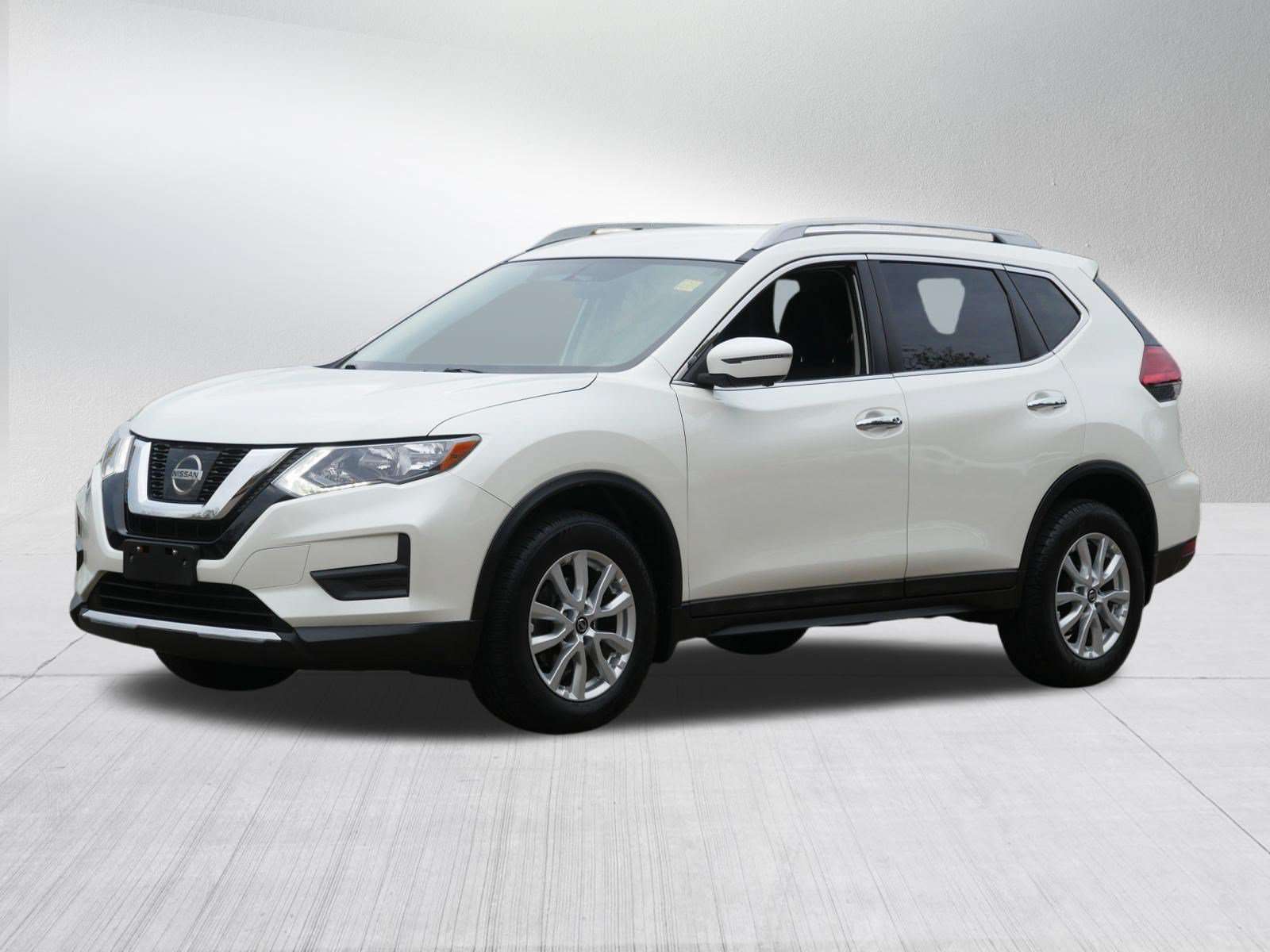 Certified 2017 Nissan Rogue SV w/ SV Premium Package AWD/4WD image 3