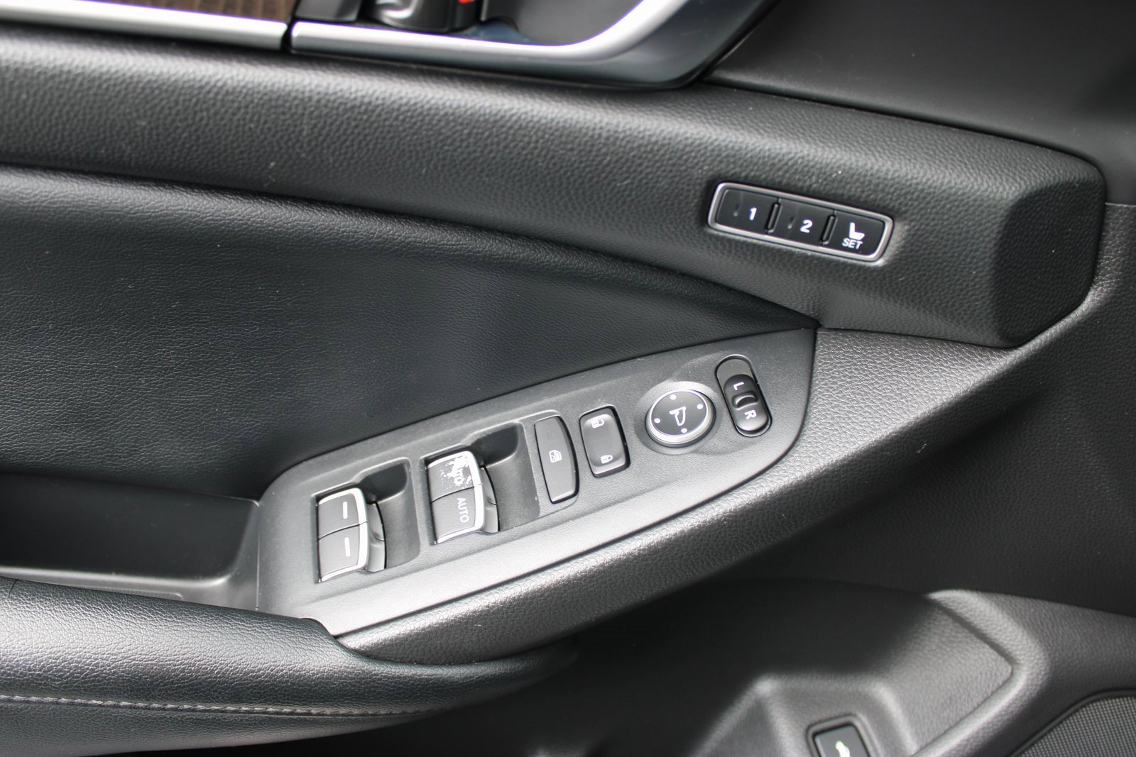 Used 2018 Honda Accord Touring image 20