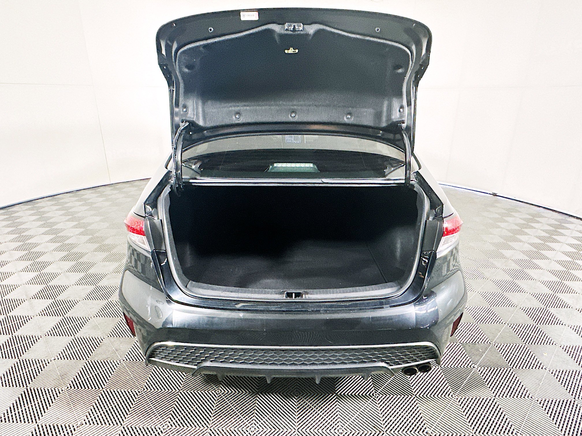 Used 2020 Toyota Corolla SE FWD image 30