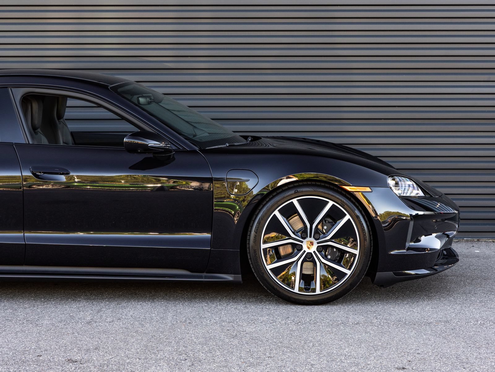 New 2026 Porsche Taycan RWD image 9