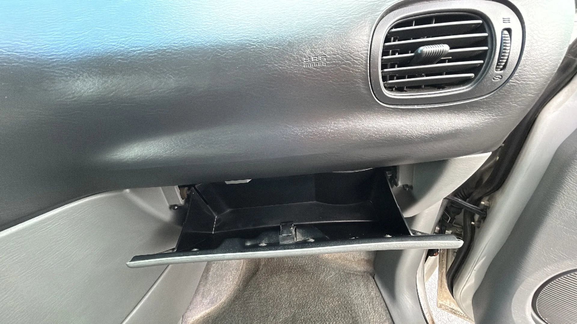 Used 2004 Chrysler Town & Country Touring FWD image 36