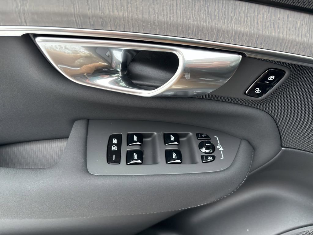 New 2026 Volvo XC90 T8 Ultra w/ Protection Package Premier image 18