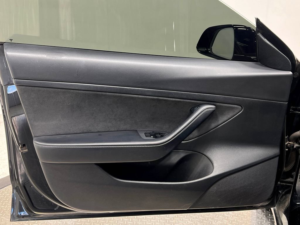 Used 2021 Tesla Model 3 Standard Range Plus image 16