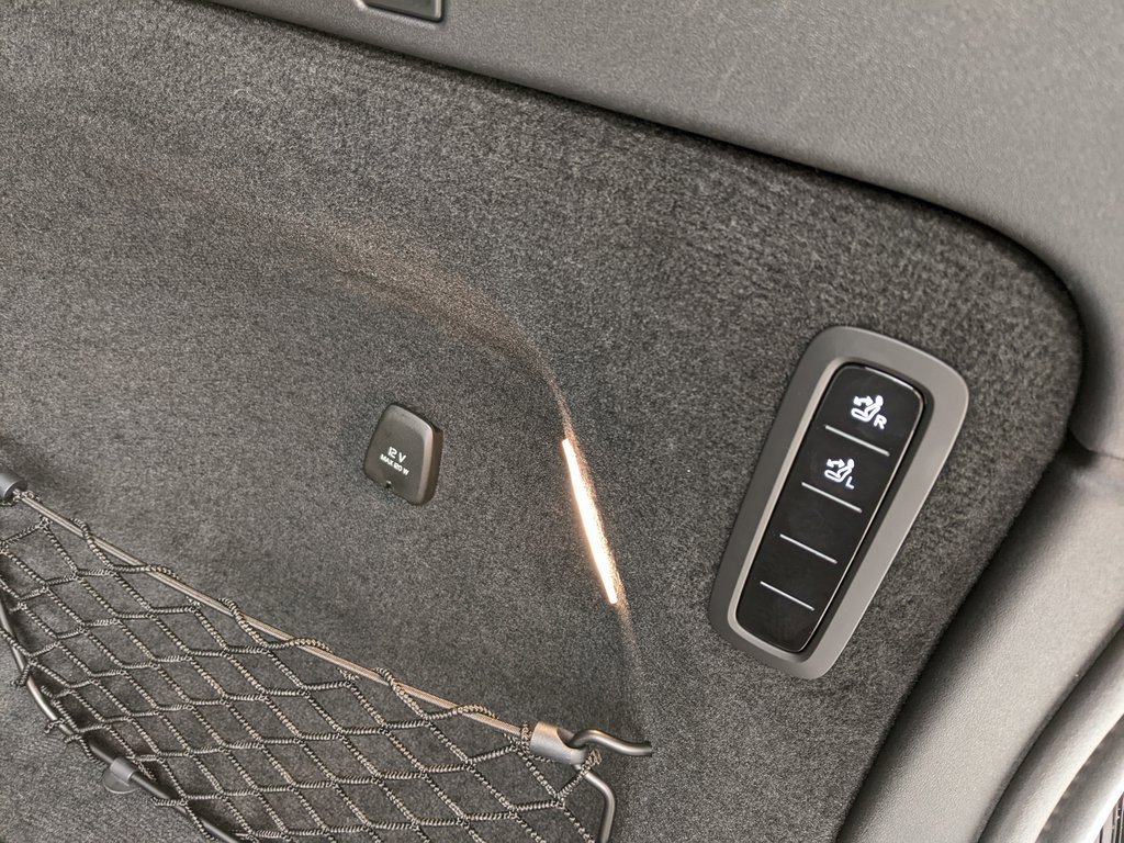 New 2025 Volvo EX90 Plus image 28