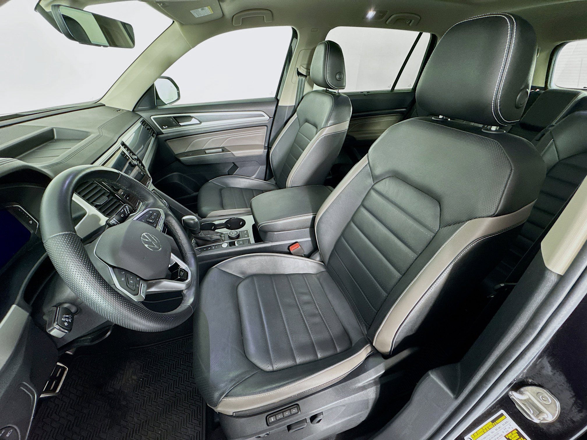 Used 2023 Volkswagen Atlas SEL Premium image 22