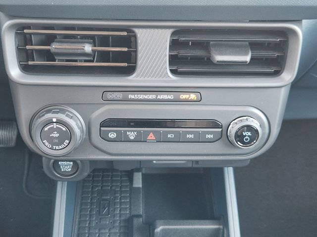 New 2025 Ford Maverick Lariat w/ Black Appearance Package image 14