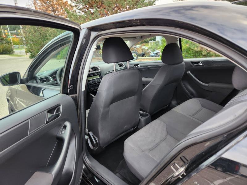 Used 2011 Volkswagen Jetta S image 11