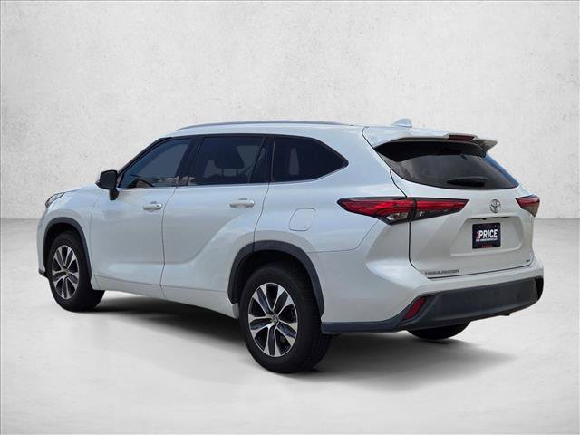 Used 2022 Toyota Highlander XLE FWD image 8